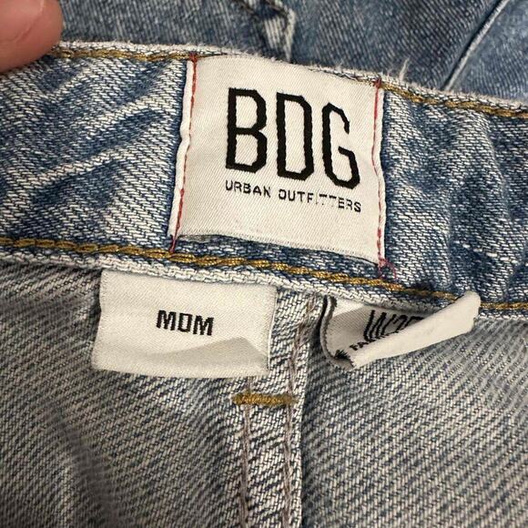 BDG Womens Blue Light Wash Distressed Mom Fit Straight Leg High Rise Jeans Sz 25 - Picture 5 of 7